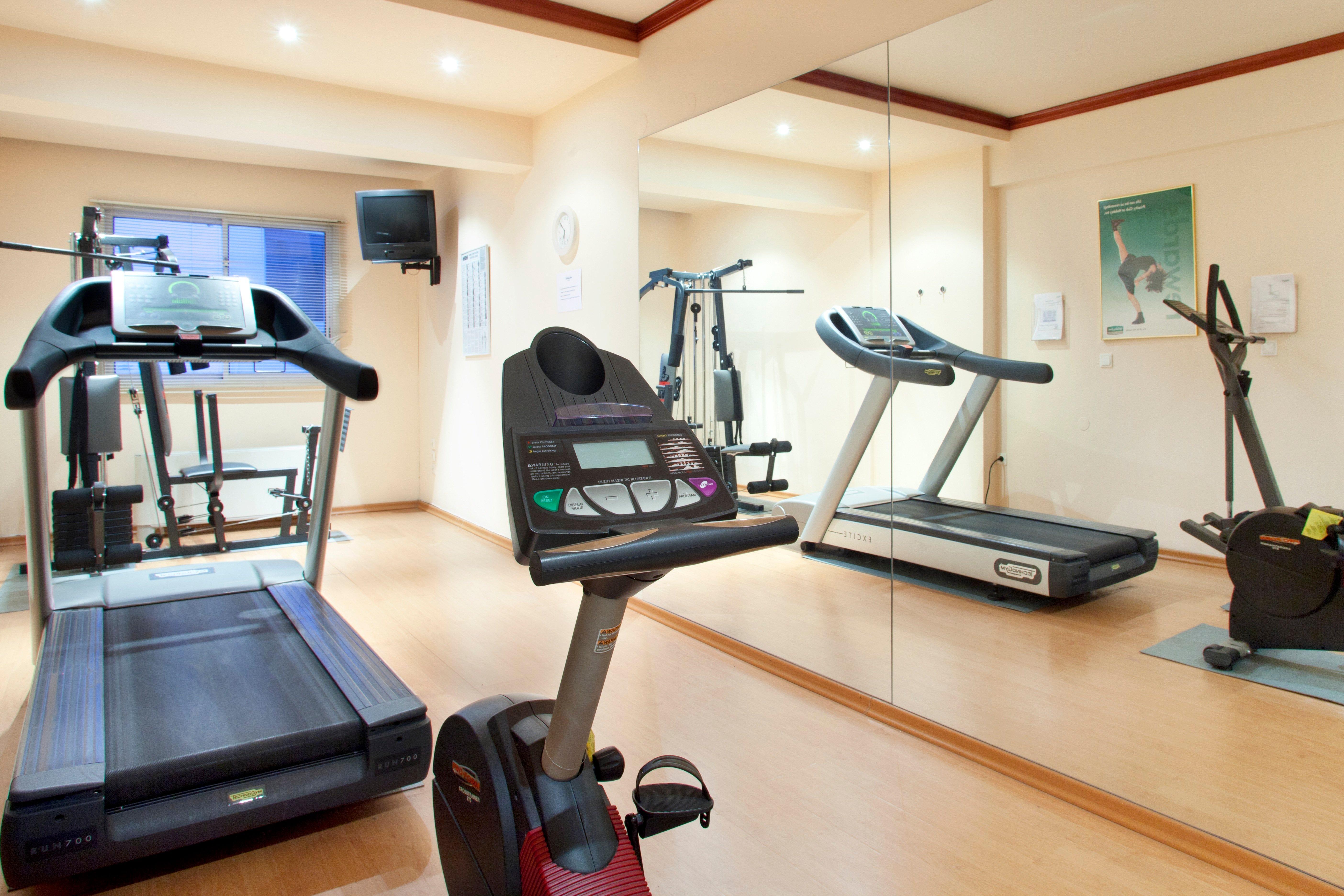 塞萨洛尼基假日酒店 外观 照片 A typical gym