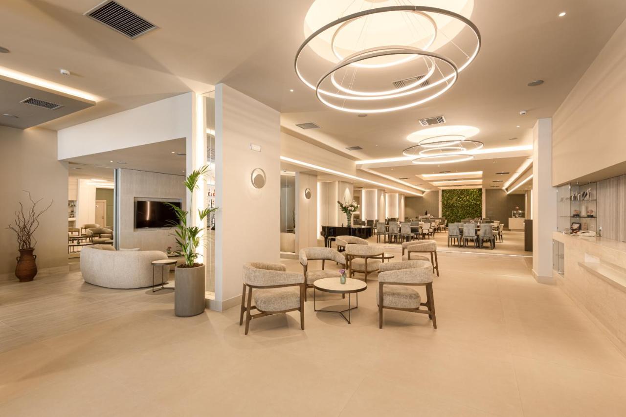 塞萨洛尼基假日酒店 外观 照片 The interior of the lounge