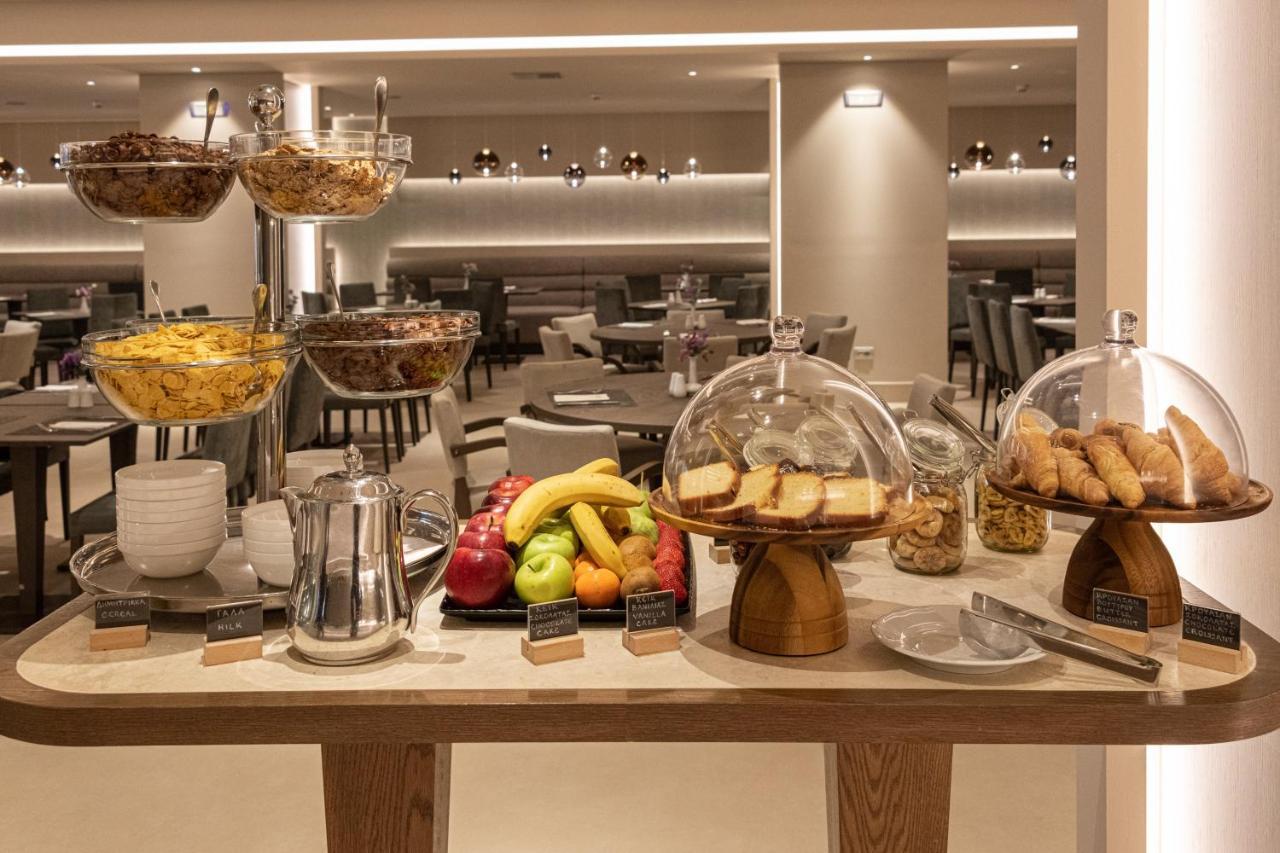 塞萨洛尼基假日酒店 外观 照片 A buffet at a hotel
