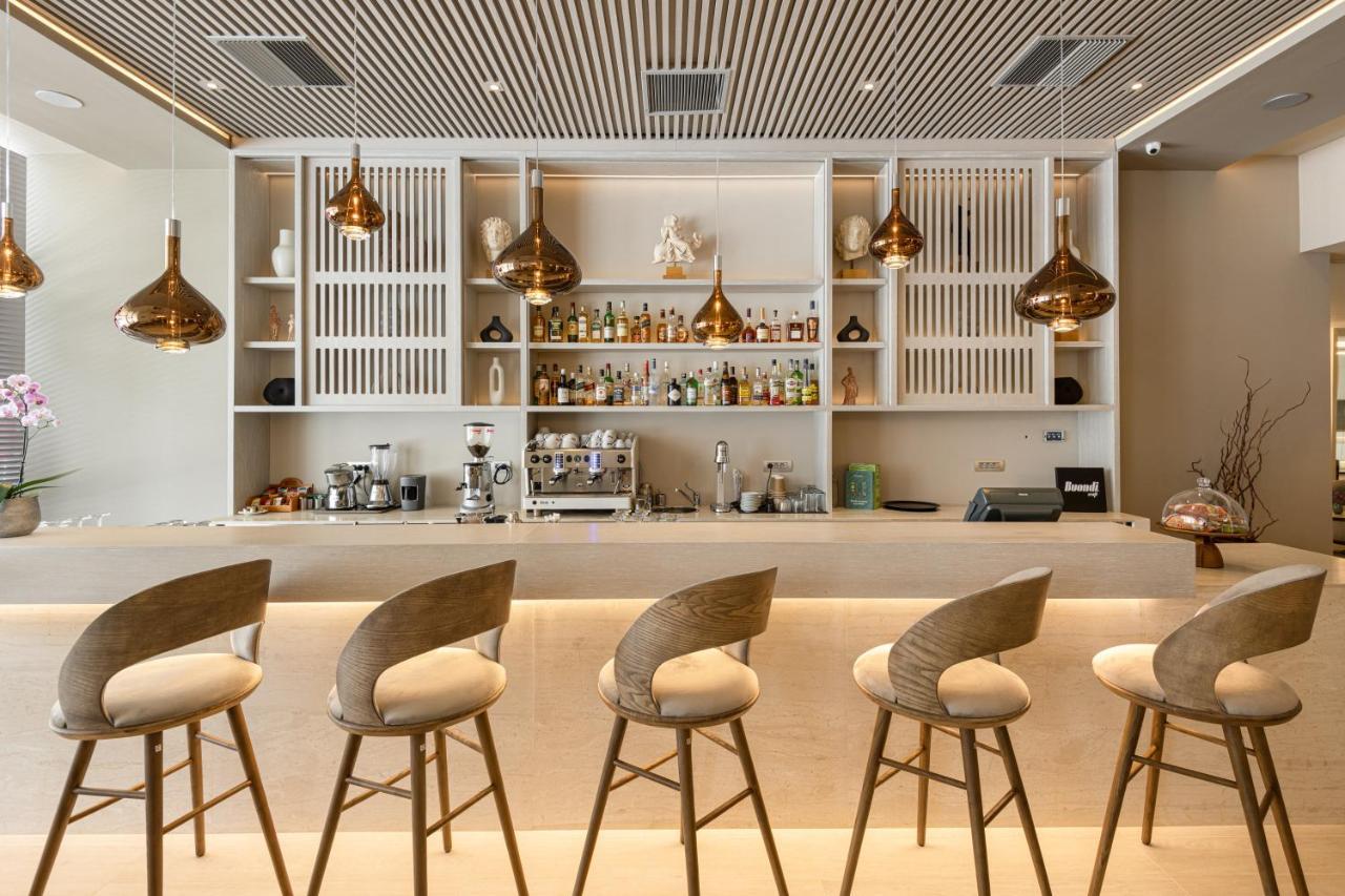 塞萨洛尼基假日酒店 外观 照片 The bar at the lounge
