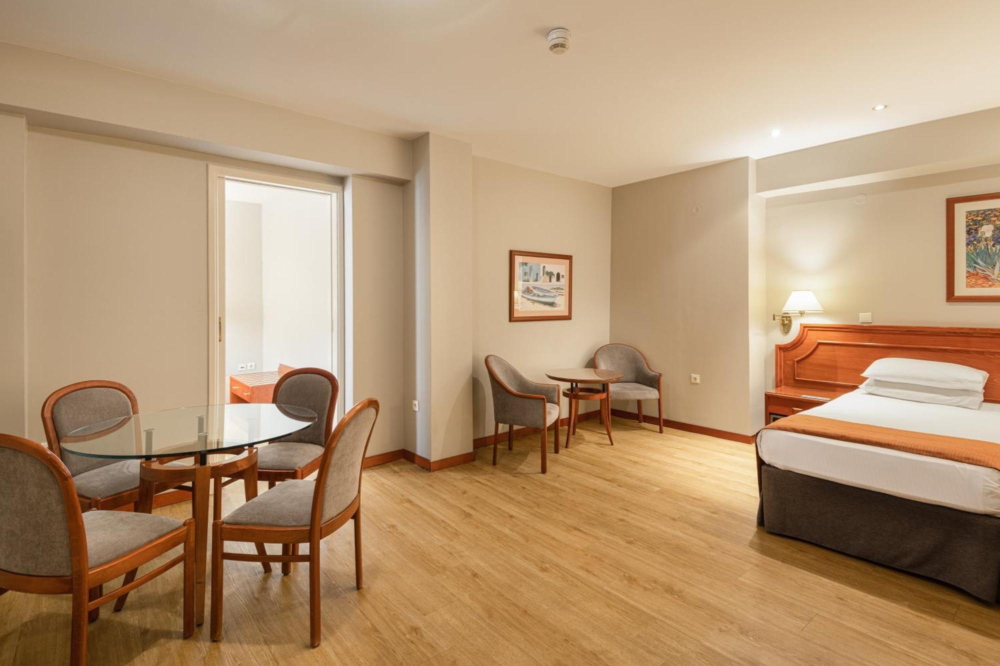 塞萨洛尼基假日酒店 外观 照片 A room at the hotel