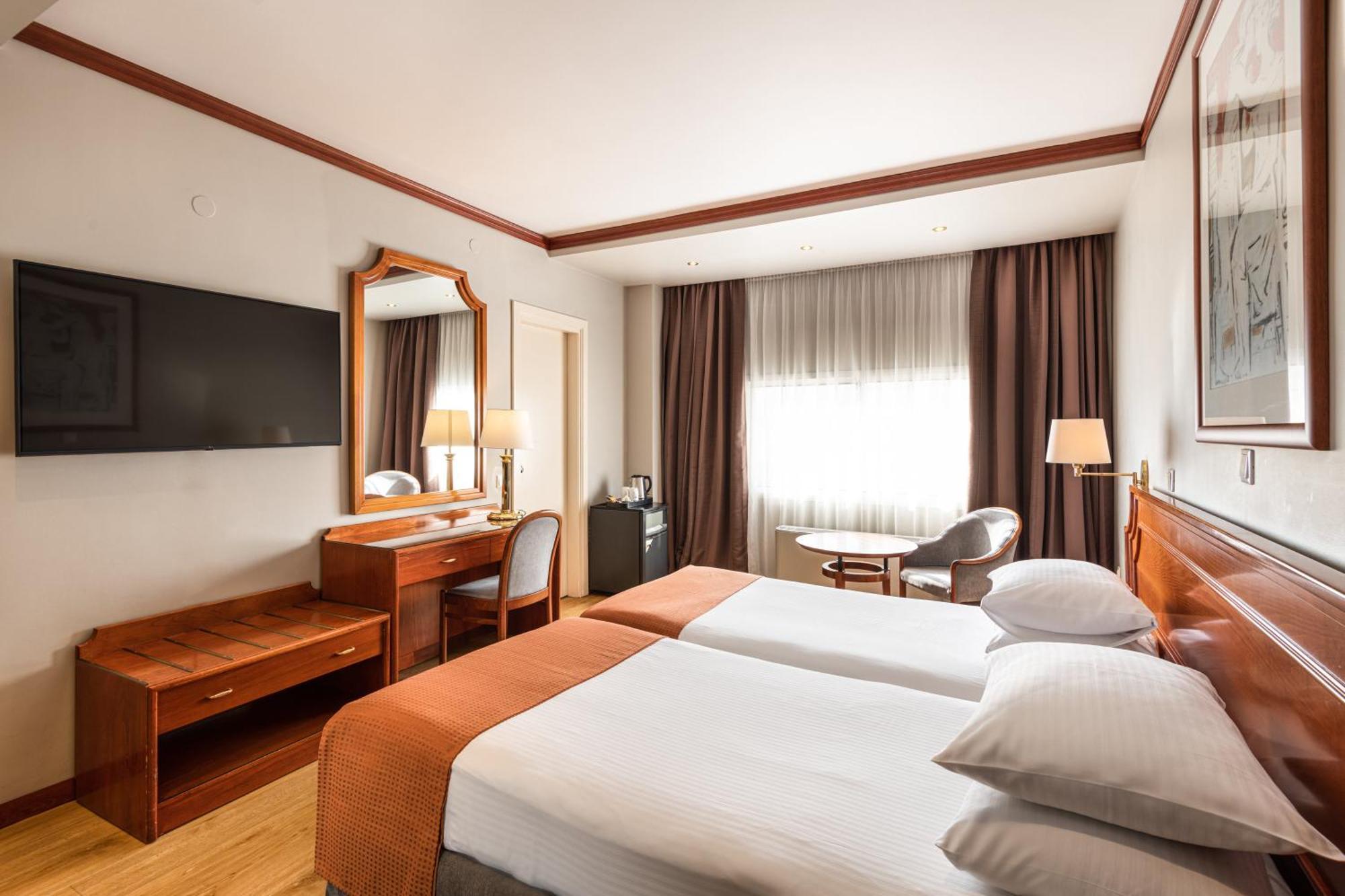 塞萨洛尼基假日酒店 外观 照片 A room at the hotel