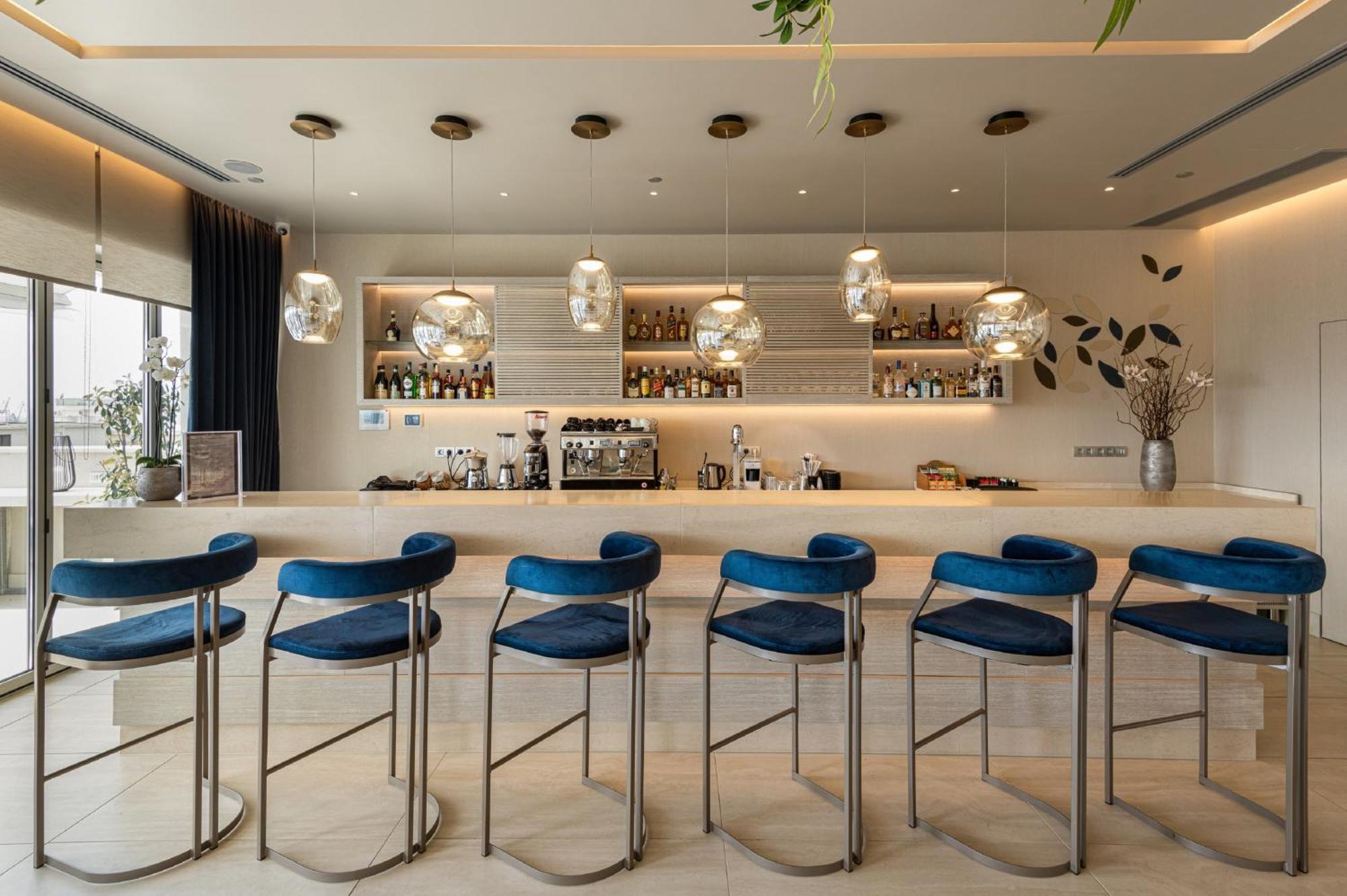 塞萨洛尼基假日酒店 外观 照片 The bar at the lounge