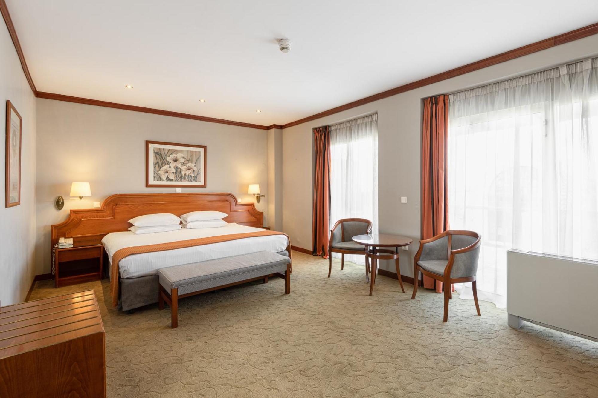 塞萨洛尼基假日酒店 外观 照片 A room at the hotel